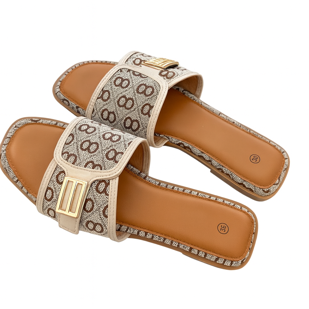 ✨ Beige Monogram Slide Sandals – Elegant, Chic & Comfortabel ✨