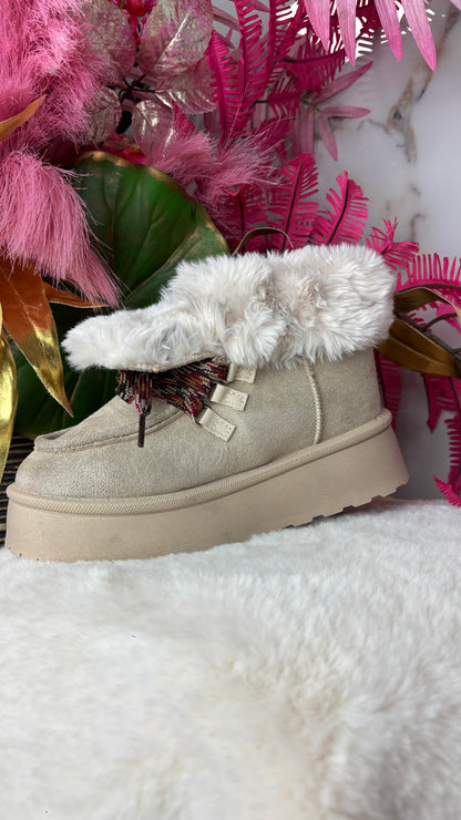 Beige boots |
