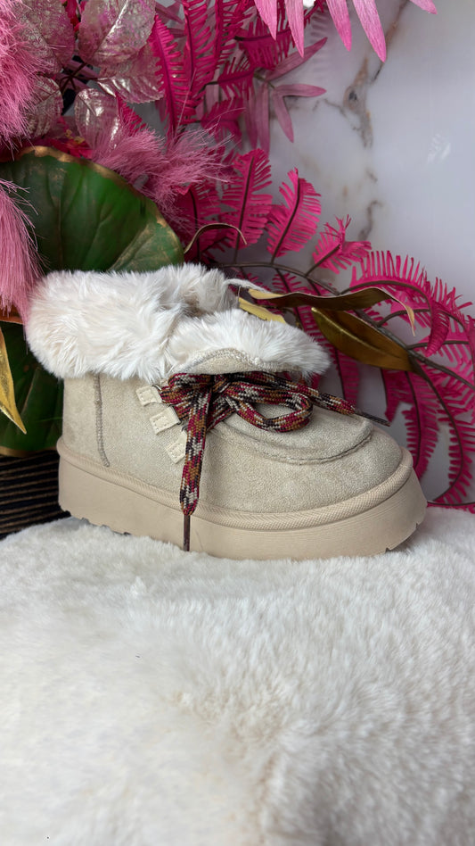 Beige boots |