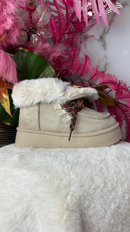 Beige boots |