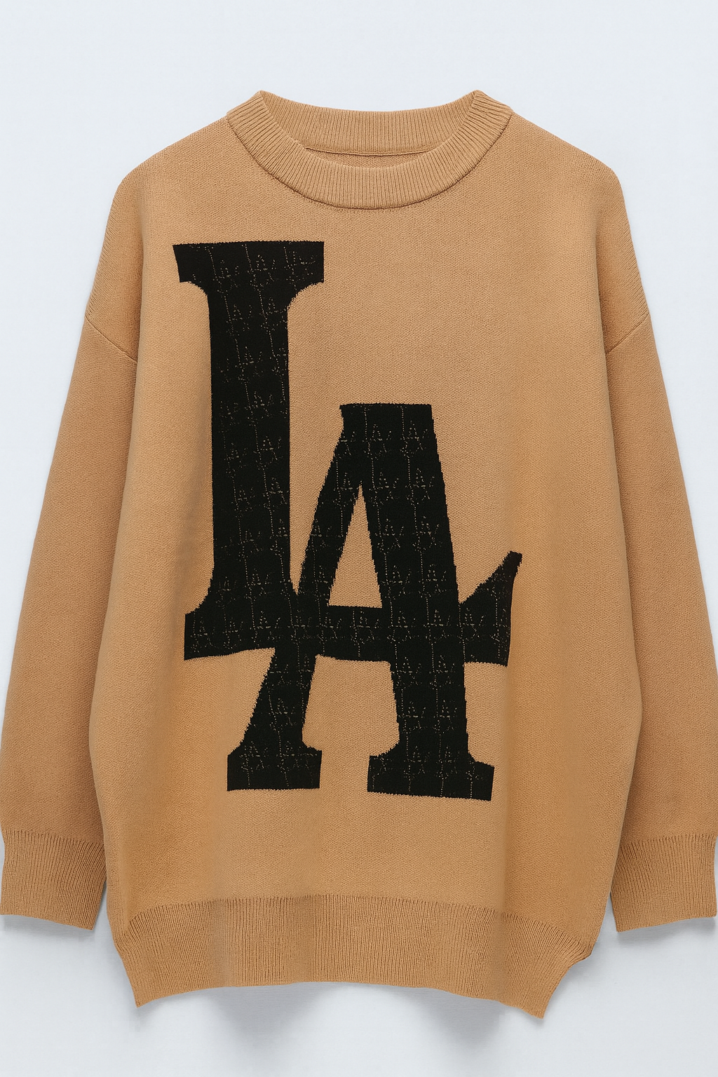 Camelkleurige Trui met “LA” print