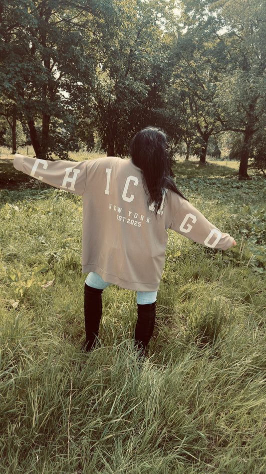 Oversized CHICAGO Sweater | Taupe